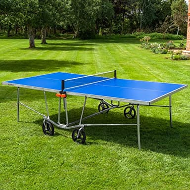 VERMONT TS100 Table de Tennis de Table d’Extérieur | Table de Taille Réglementaire | Cadre en Acier et Roues à 360° | Raquettes/Balles en Option (avec Housse de Protection, Table Seule)